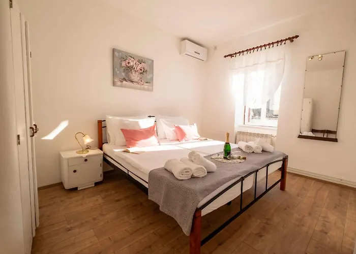 Ferienhaus In 5643